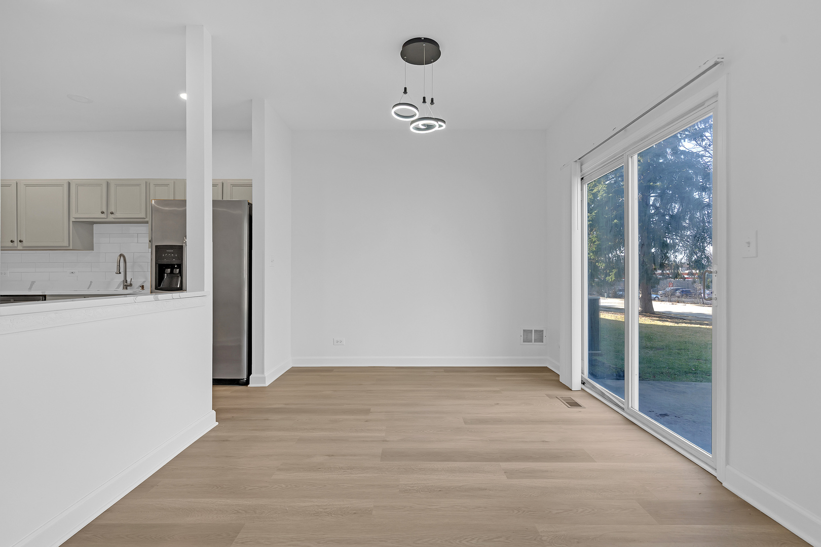 264 Blue Spruce Lane, Glendale Heights, IL 60139