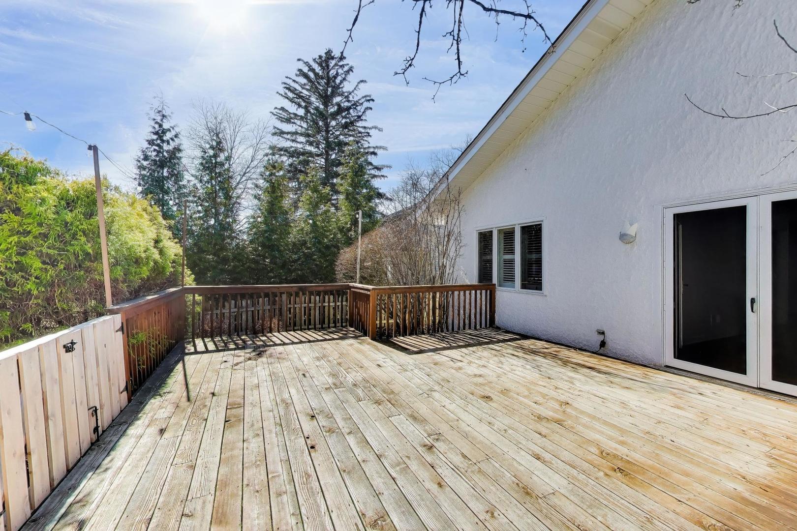 57 Chestnut Avenue, Clarendon Hills, IL 60514