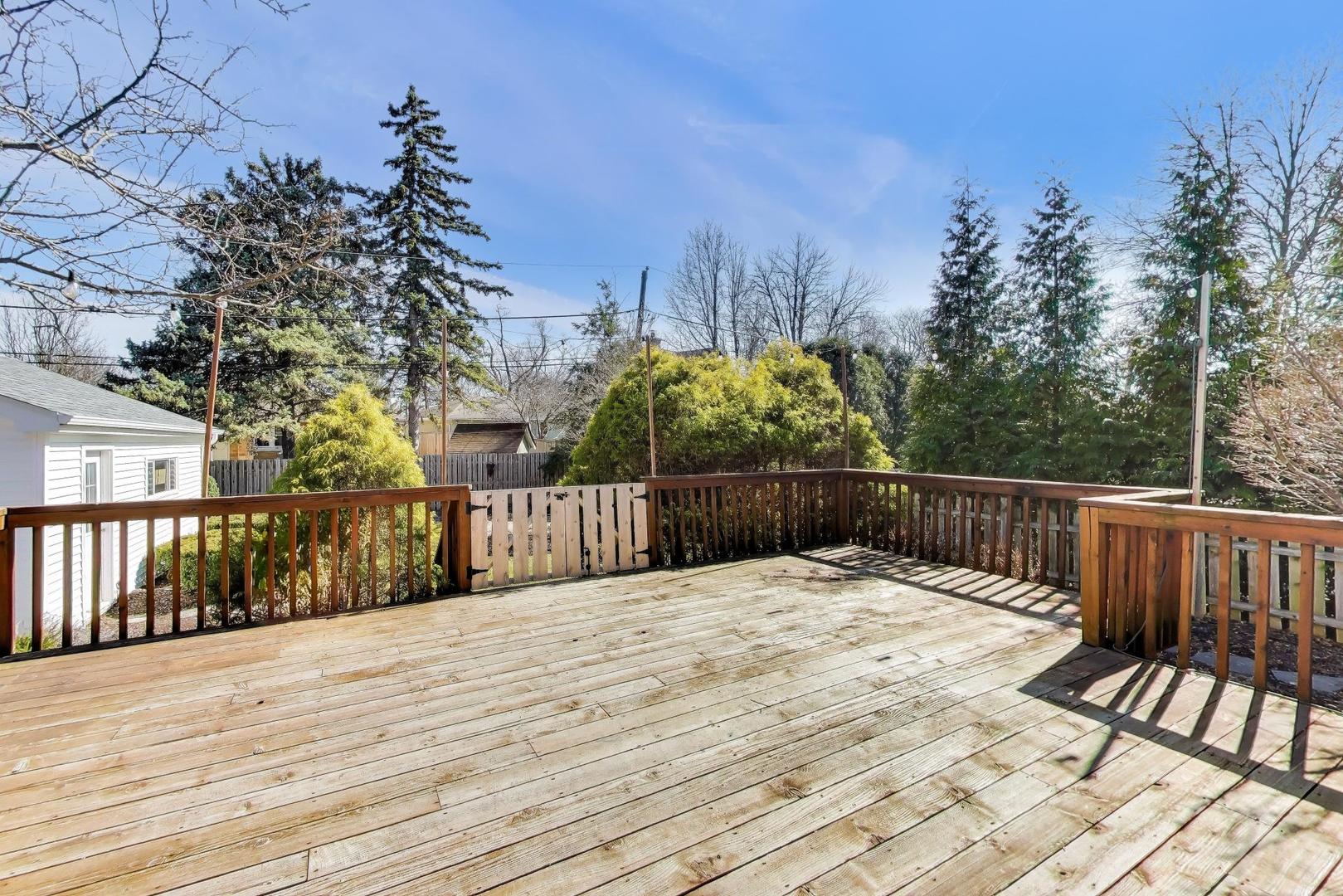 57 Chestnut Avenue, Clarendon Hills, IL 60514