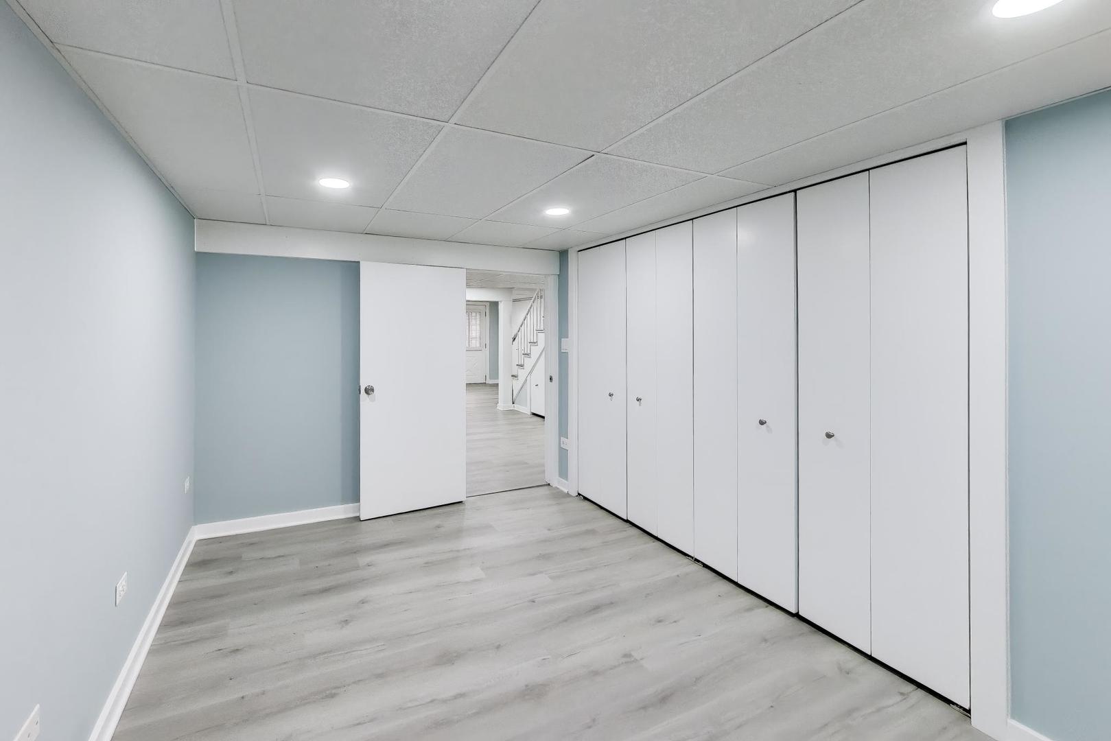 57 Chestnut Avenue, Clarendon Hills, IL 60514