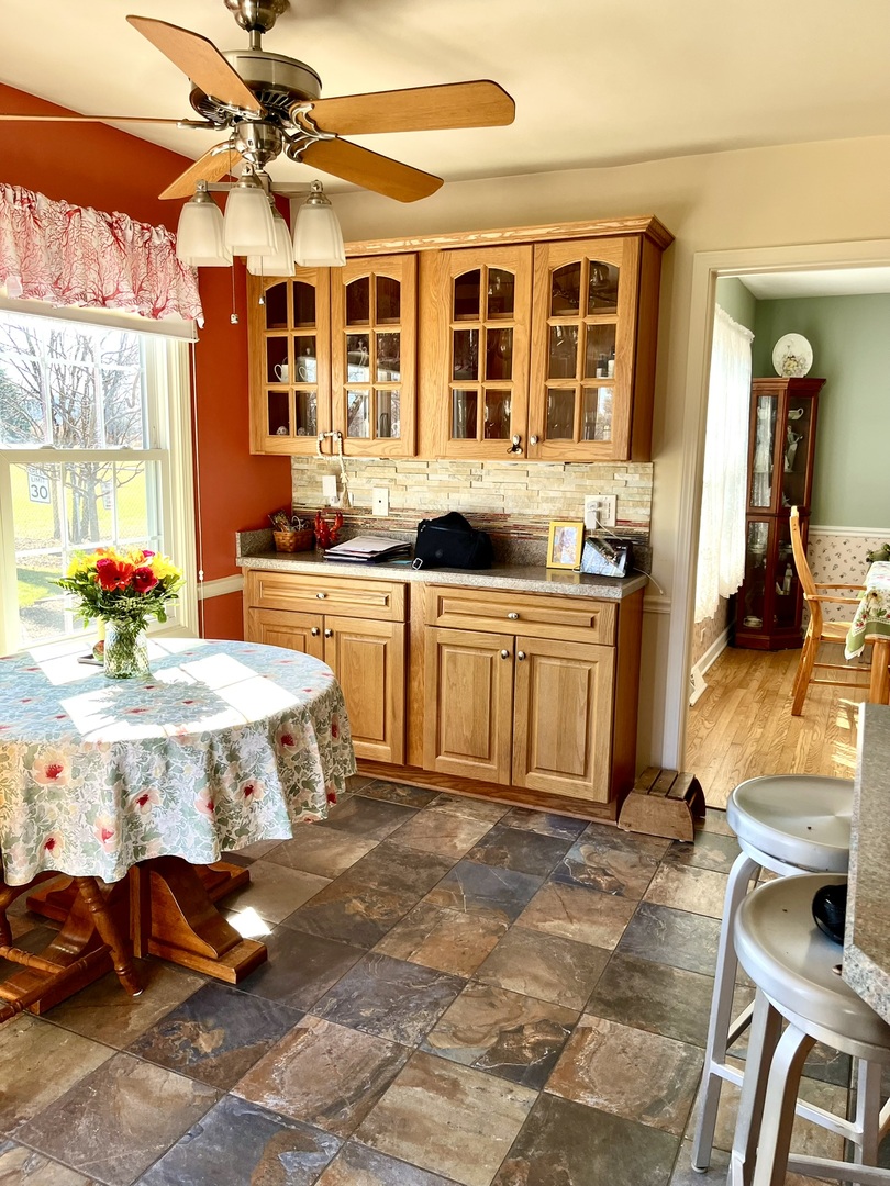 433 E Carpenter Drive, Palatine, IL 60074