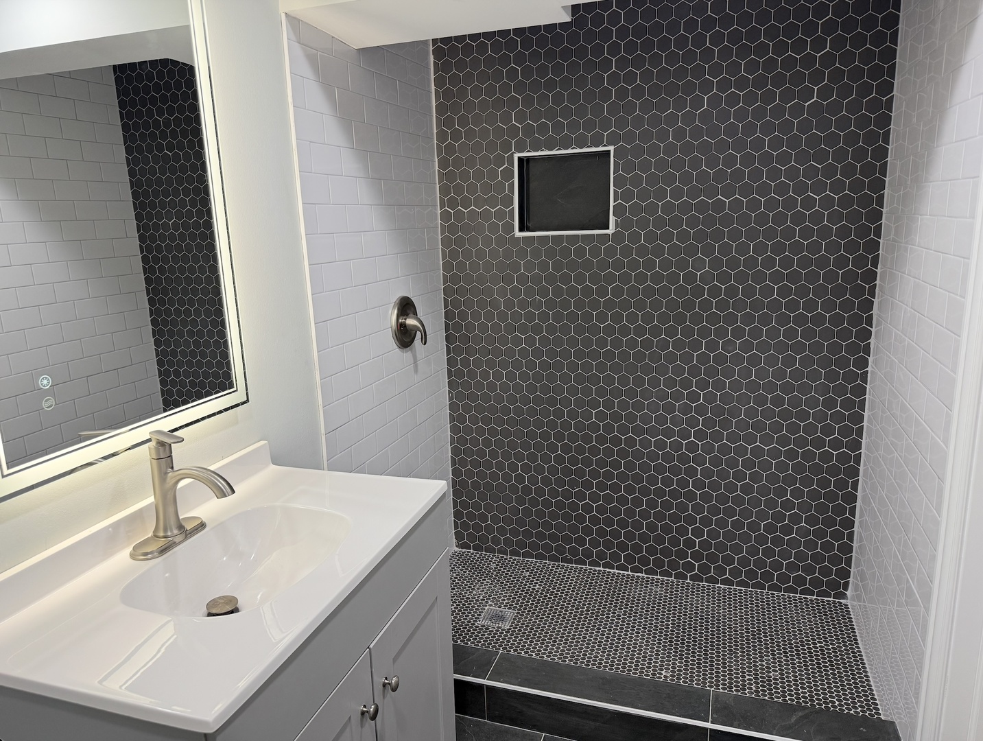 8631 S Constance Avenue, Chicago, IL 60617