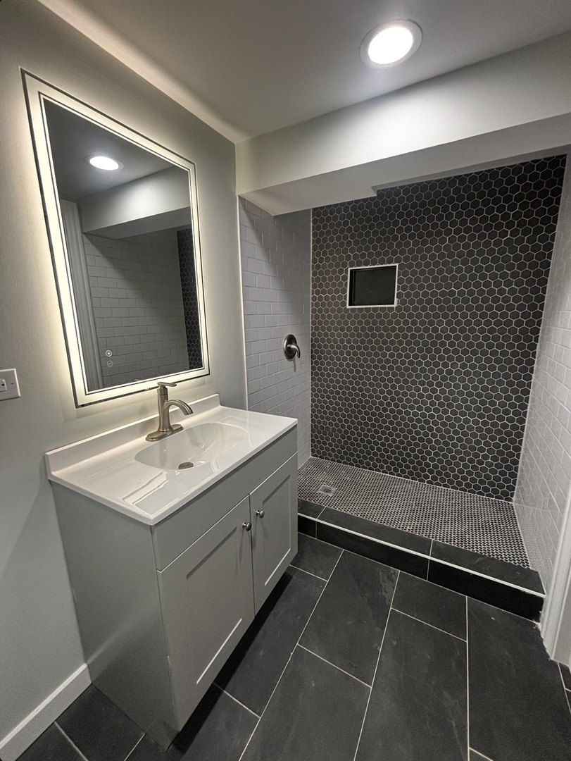 8631 S Constance Avenue, Chicago, IL 60617