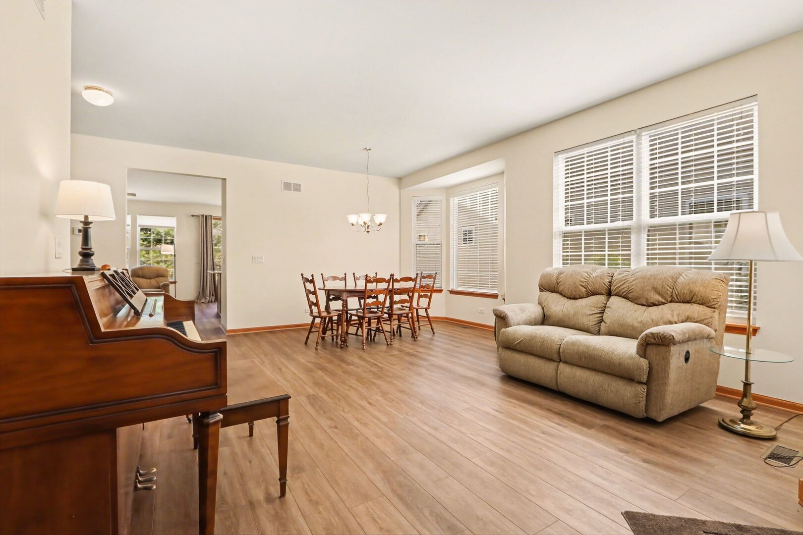 1151 Barkston Lane, Aurora, IL 60502