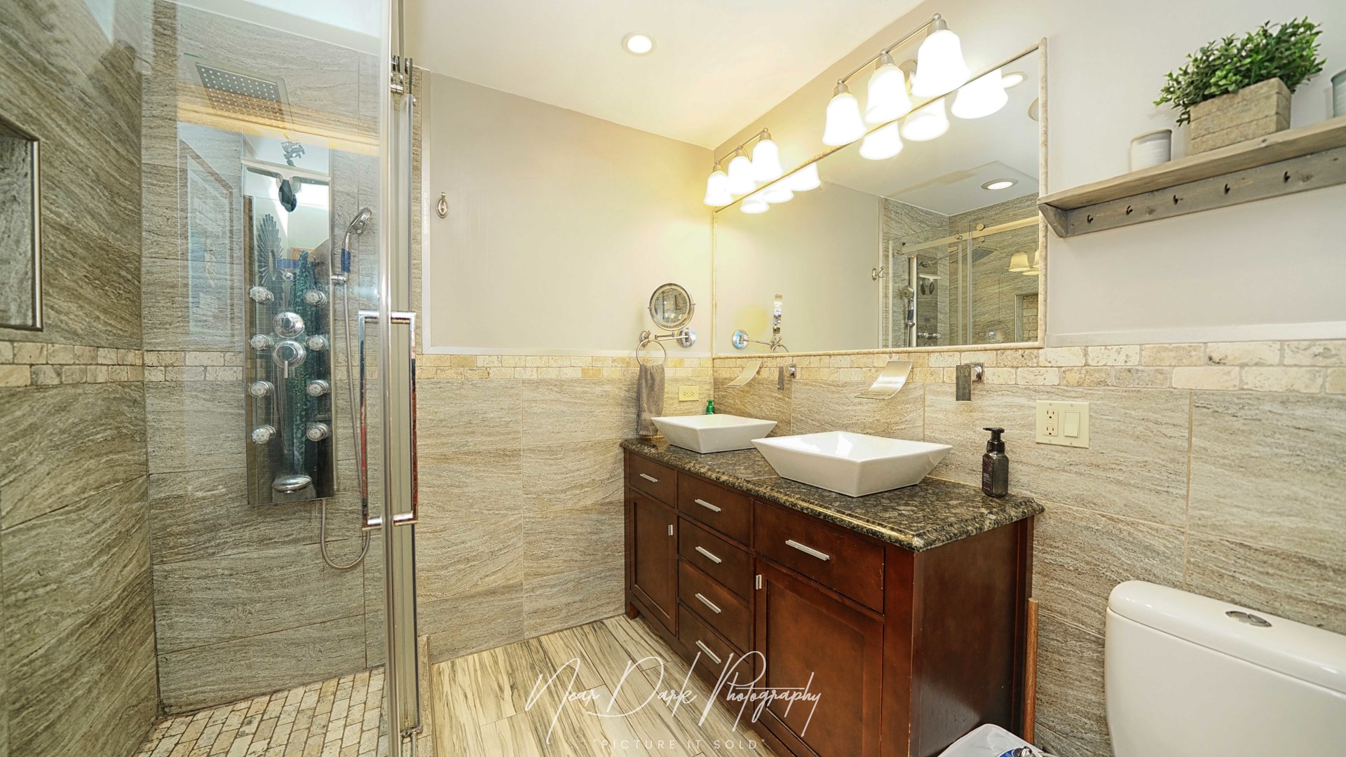 127 E GRAND Avenue, Fox Lake, IL 60020