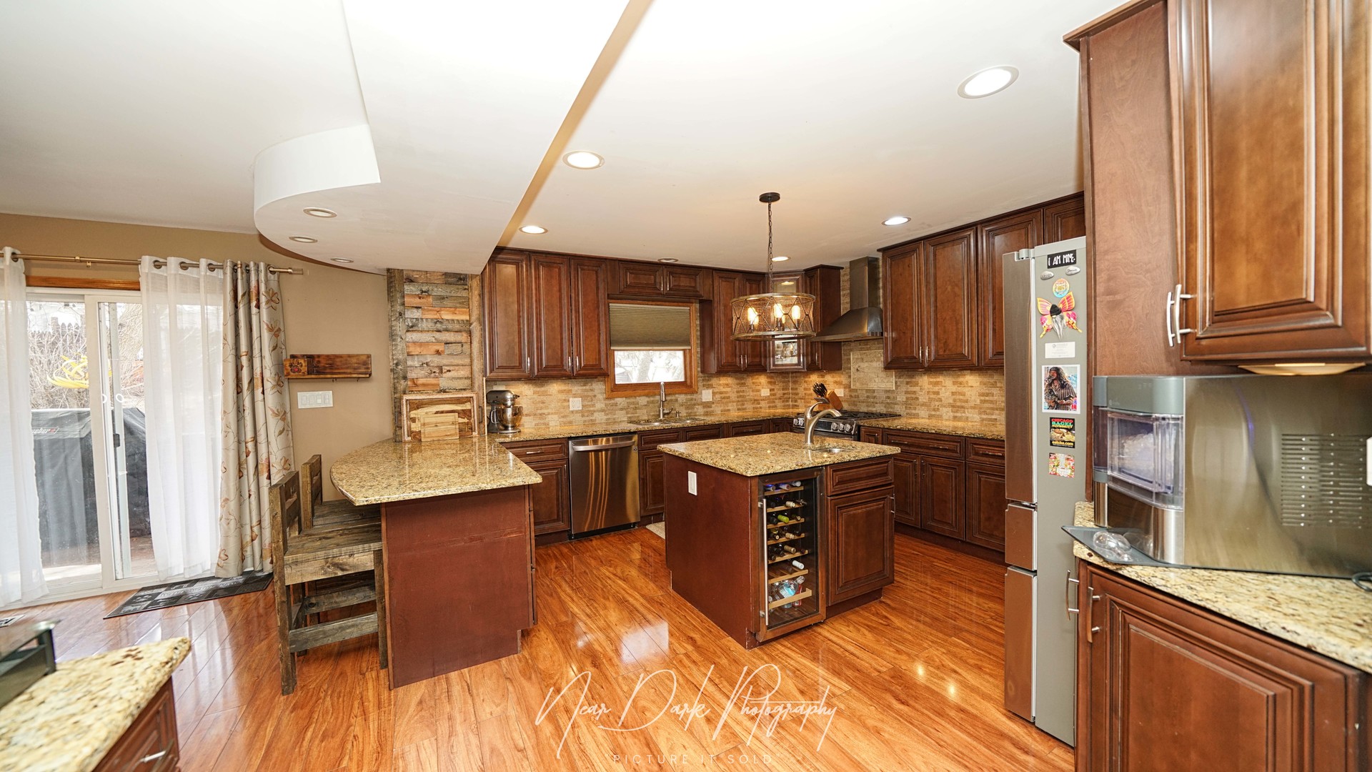 127 E GRAND Avenue, Fox Lake, IL 60020