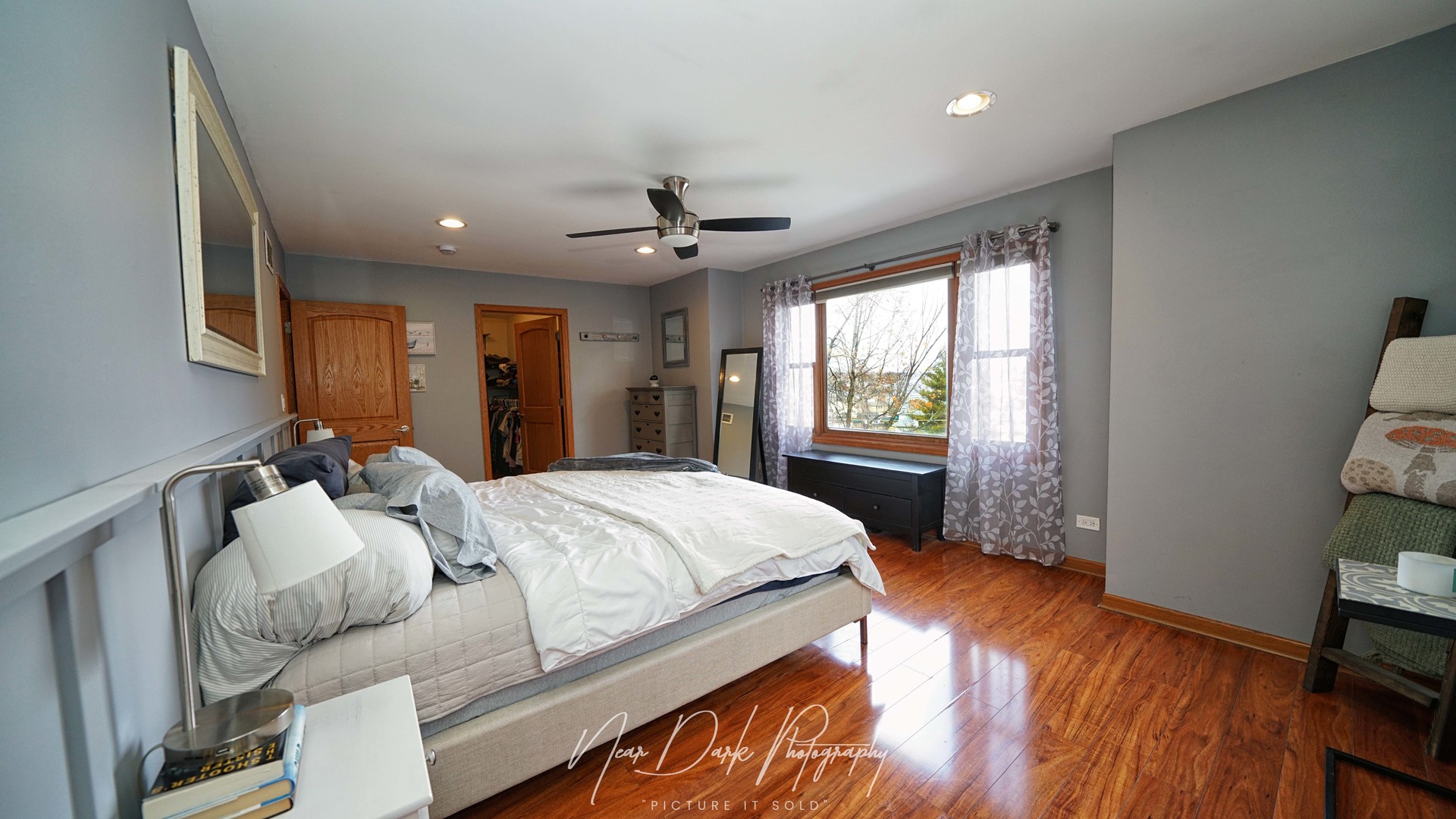 127 E GRAND Avenue, Fox Lake, IL 60020