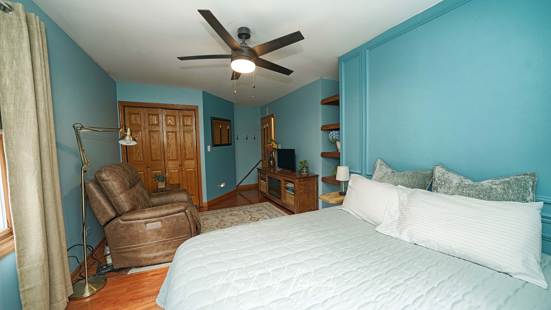 127 E GRAND Avenue, Fox Lake, IL 60020