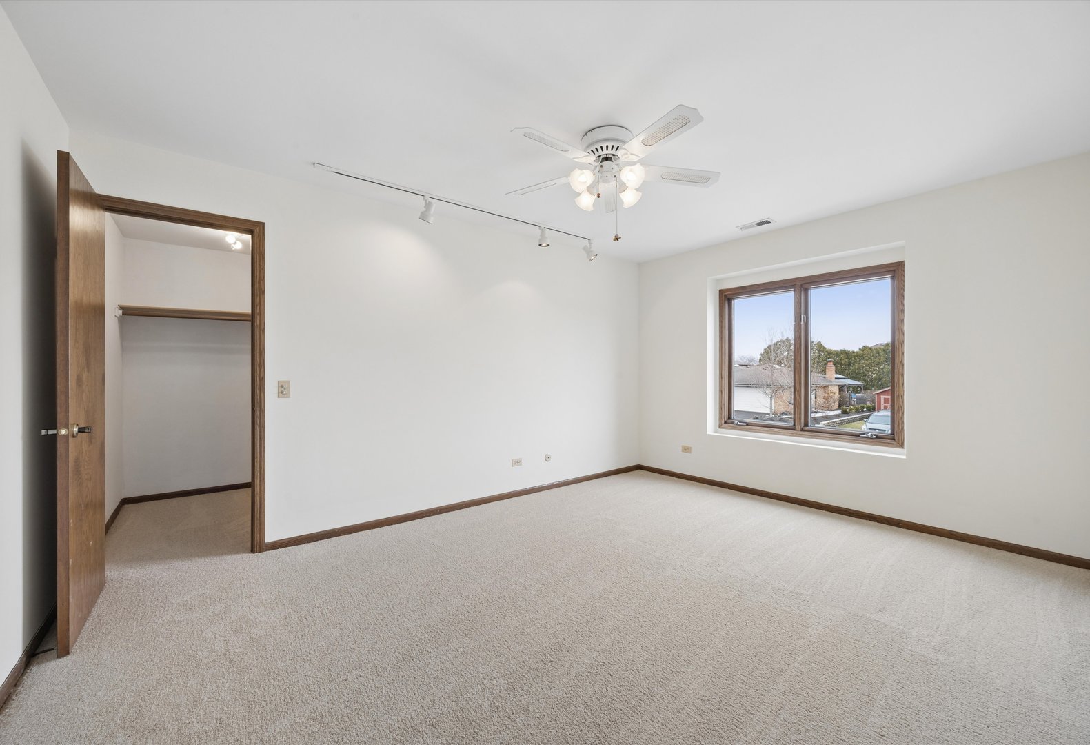 12816 S Parkside Drive, Palos Park, IL 60464