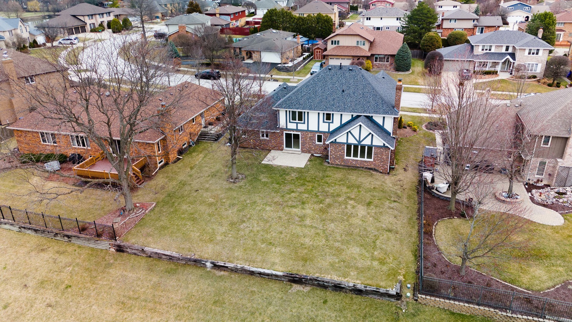 12816 S Parkside Drive, Palos Park, IL 60464