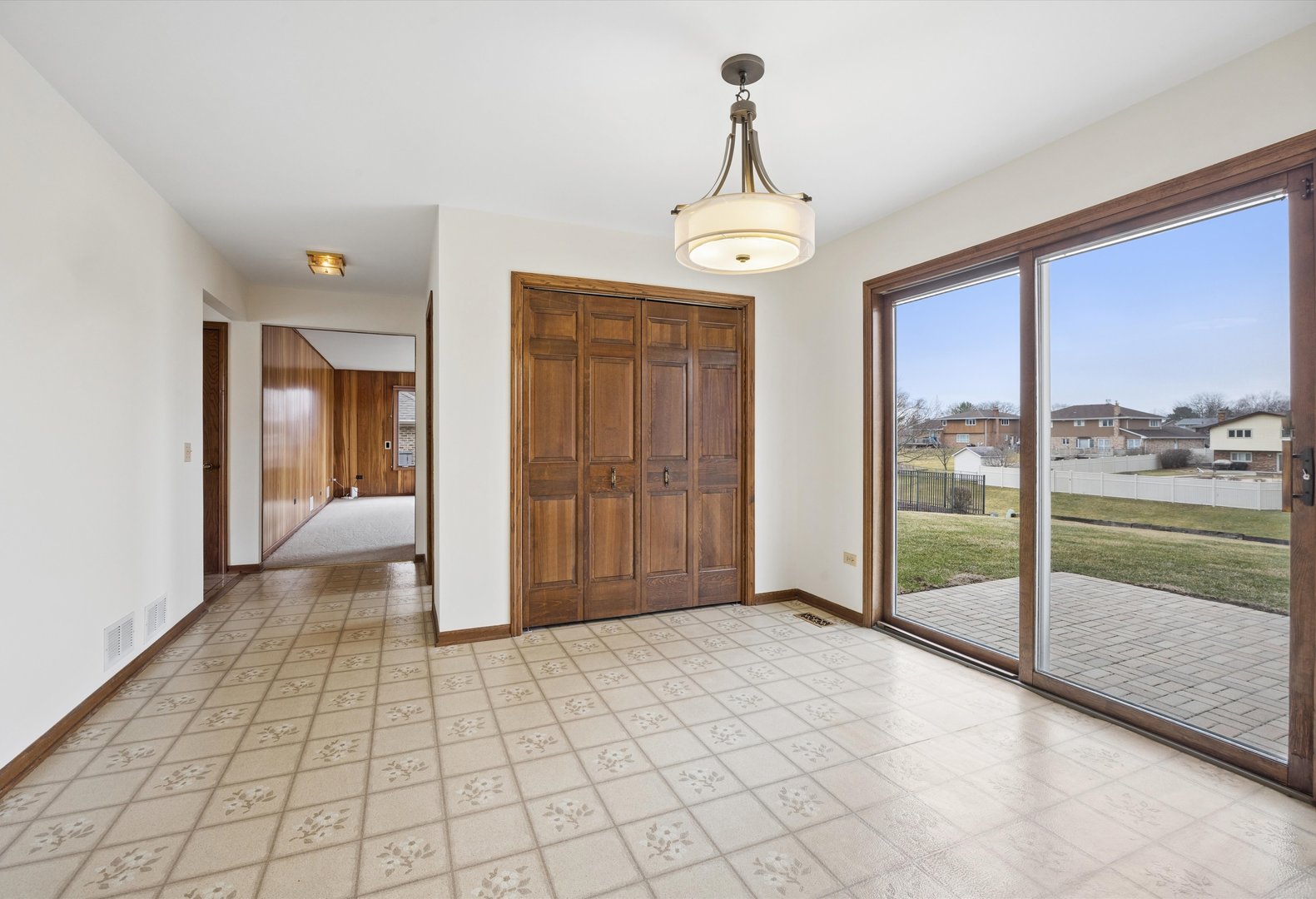 12816 S Parkside Drive, Palos Park, IL 60464