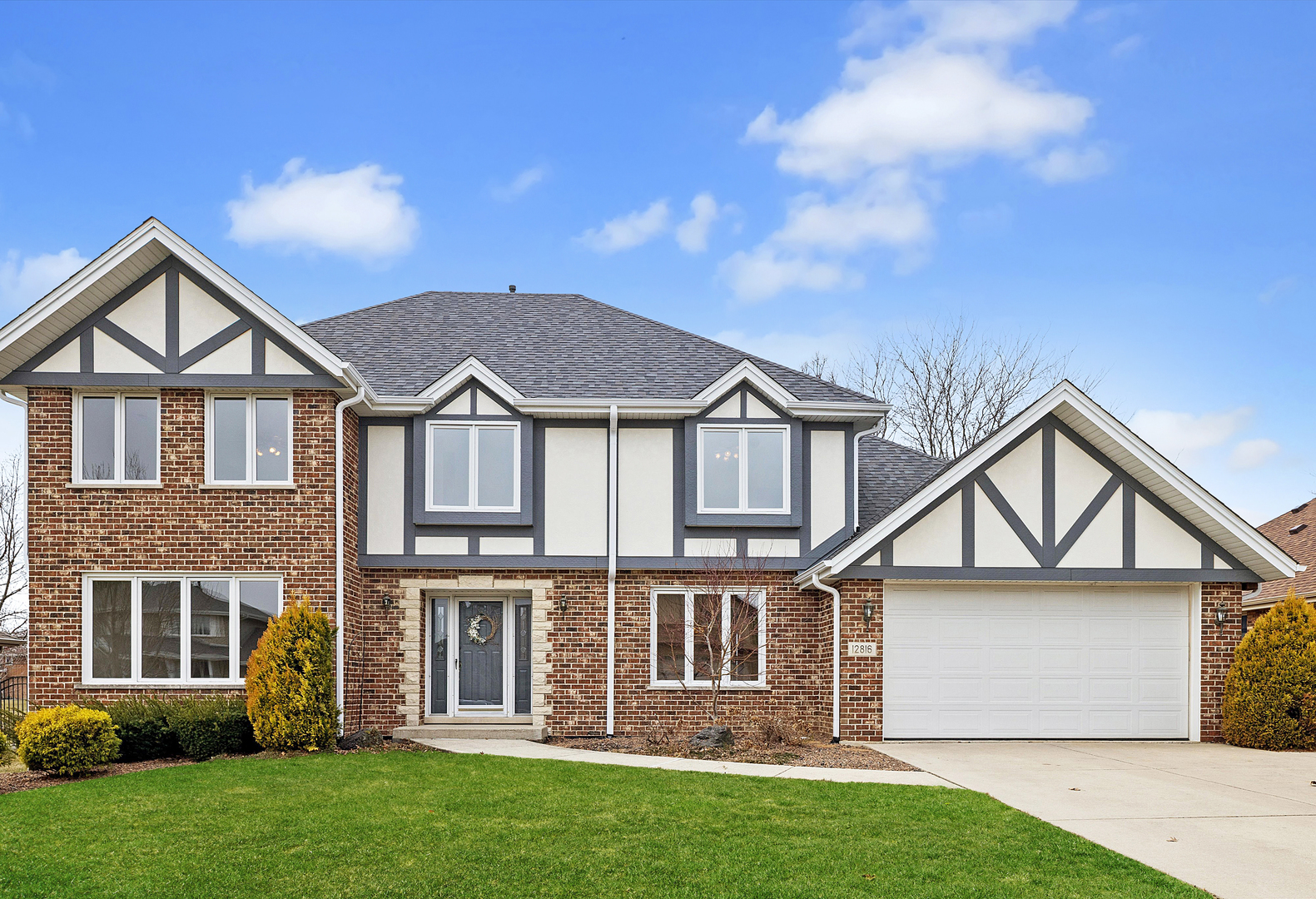 12816 S Parkside Drive, Palos Park, IL 60464