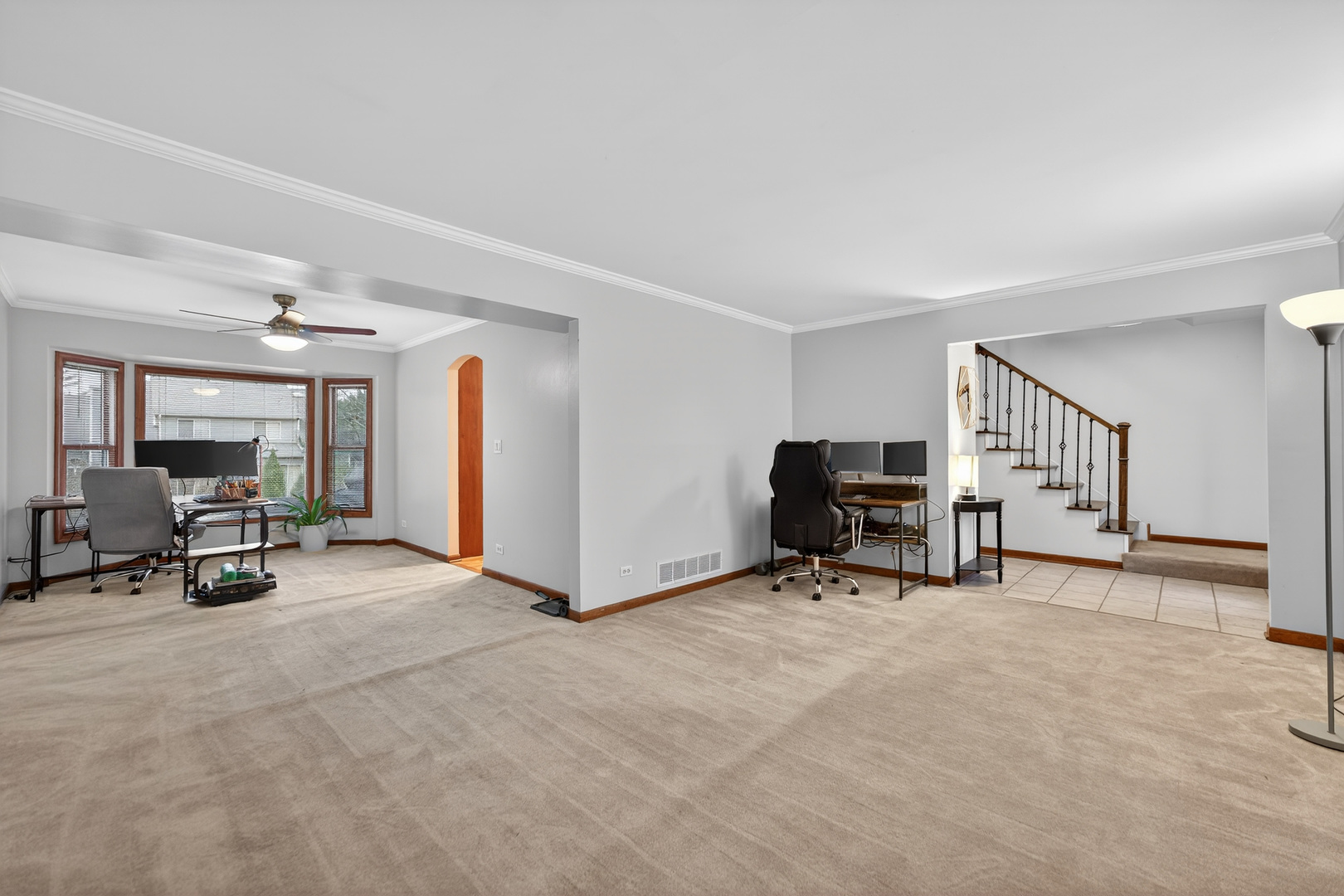 450 Hunter Drive, Carol Stream, IL 60188