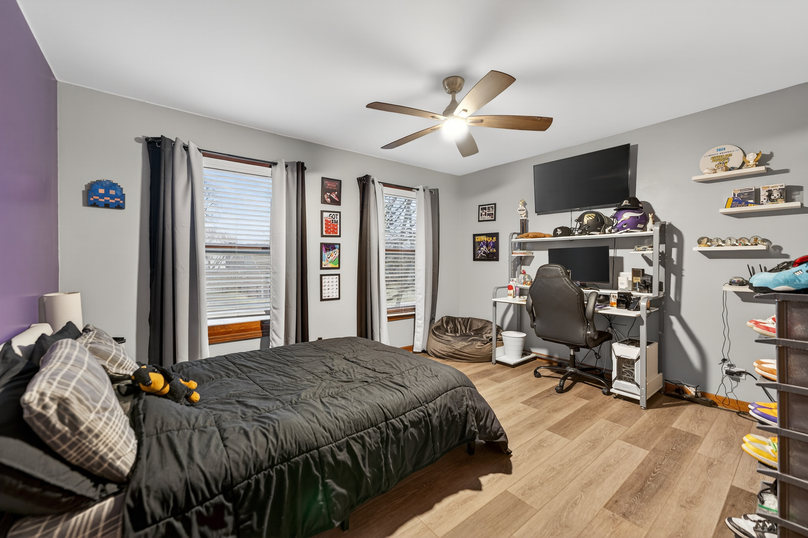 450 Hunter Drive, Carol Stream, IL 60188