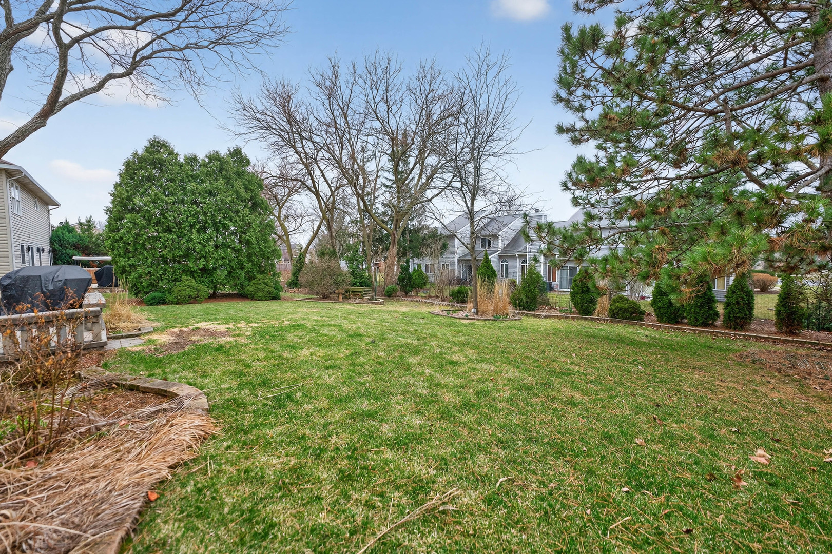 450 Hunter Drive, Carol Stream, IL 60188