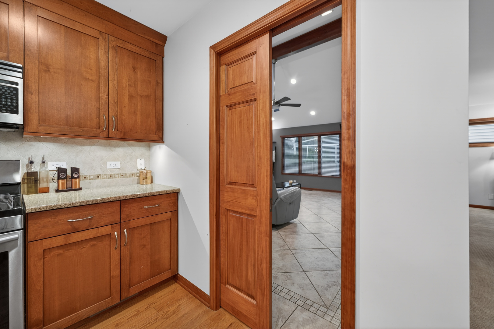 450 Hunter Drive, Carol Stream, IL 60188