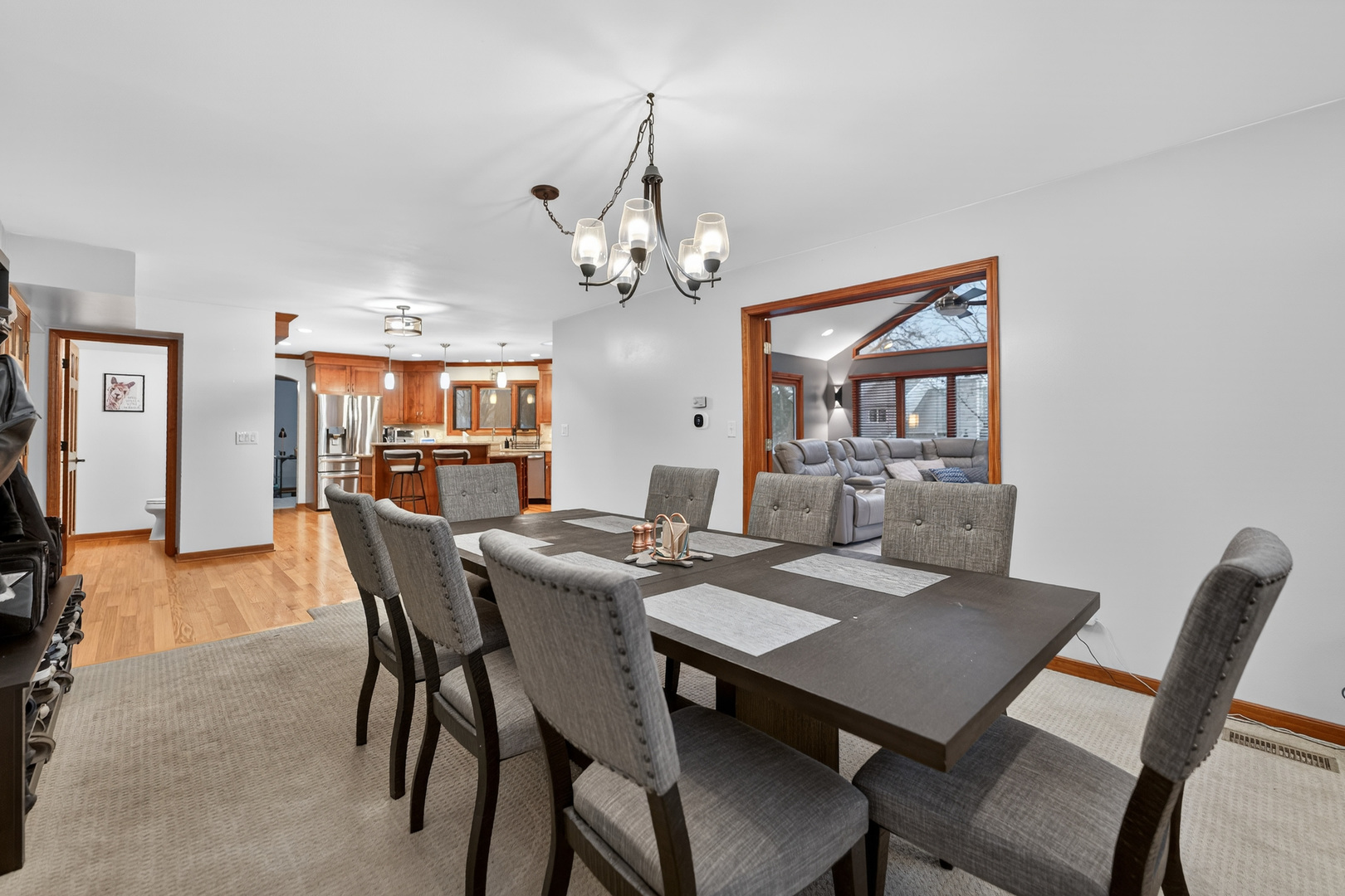 450 Hunter Drive, Carol Stream, IL 60188