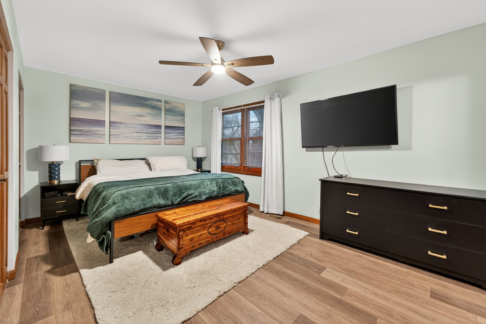 450 Hunter Drive, Carol Stream, IL 60188