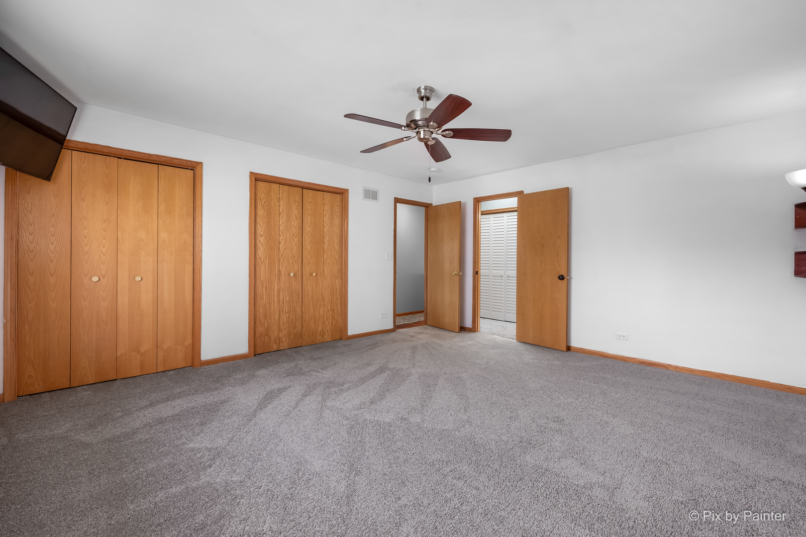 2083 Maplewood Circle, Naperville, IL 60563