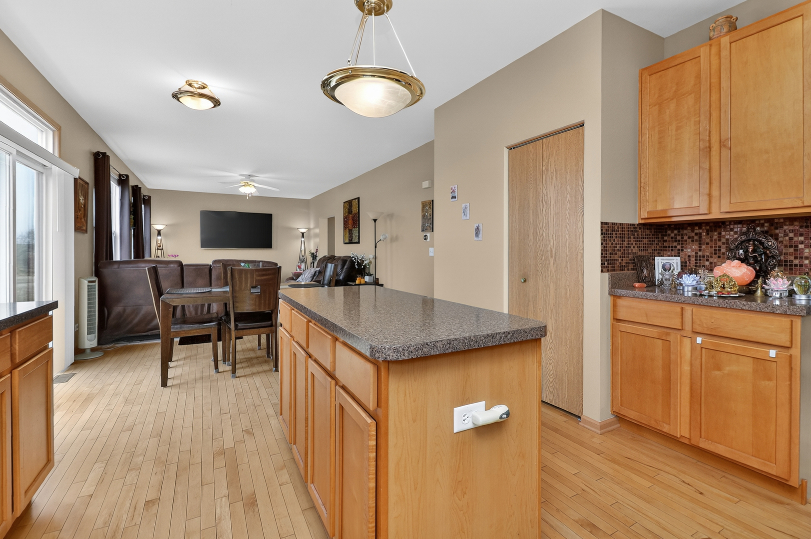 8021 Harrier Avenue, Joliet, IL 60431