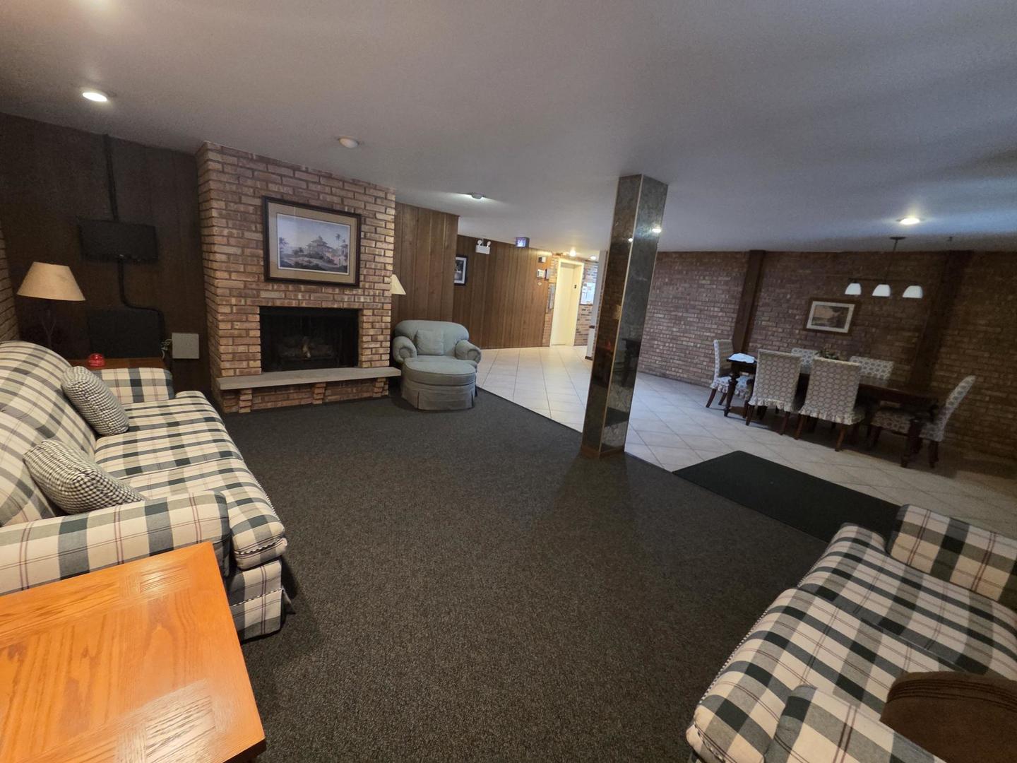 6800 W Raven Street #205, Chicago, IL 60631