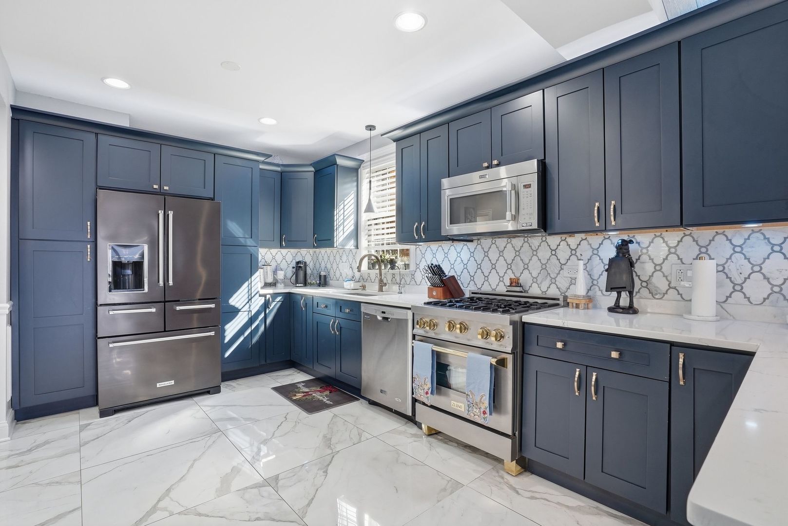 6640 S Kedvale Avenue, Chicago, IL 60629