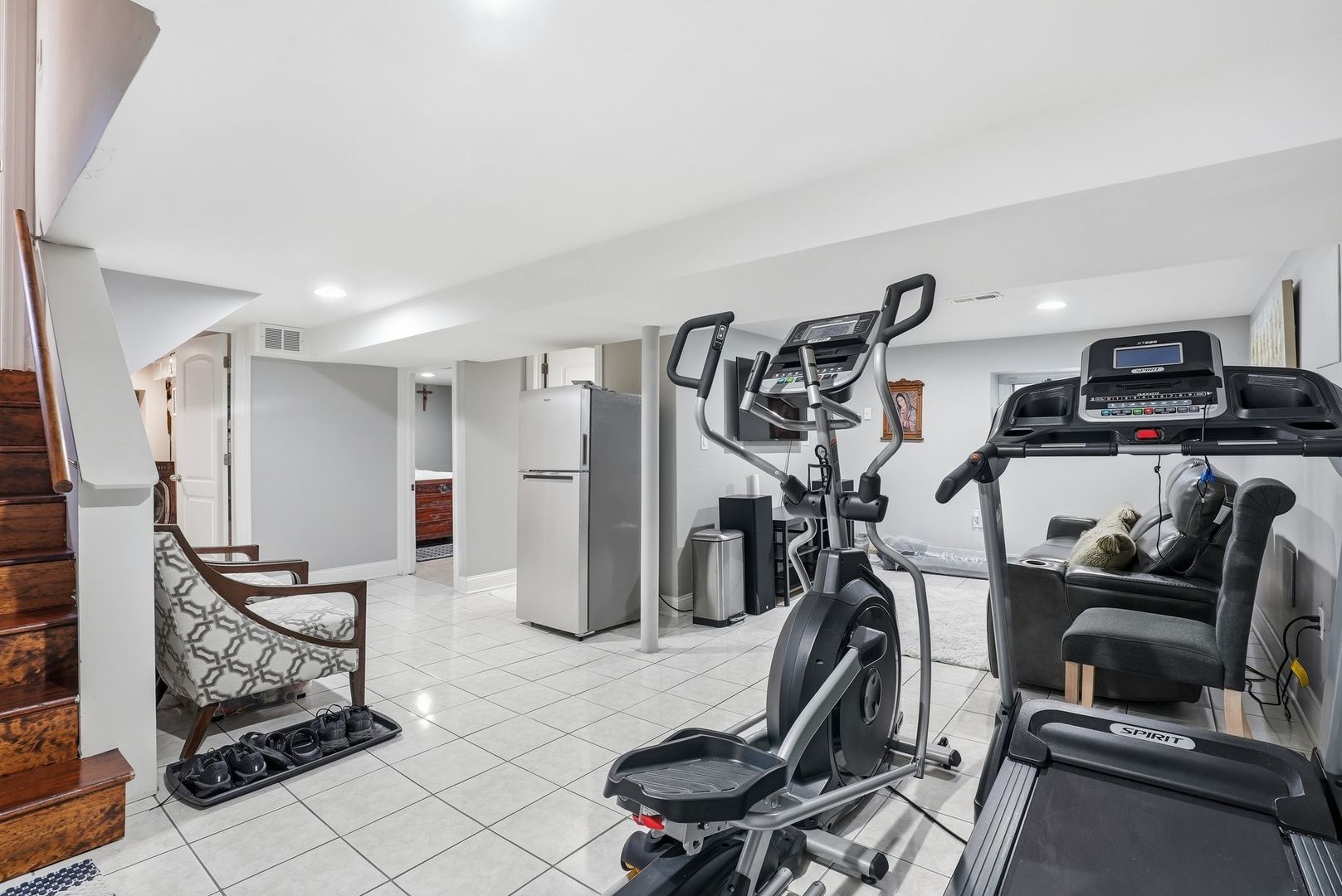 6640 S Kedvale Avenue, Chicago, IL 60629