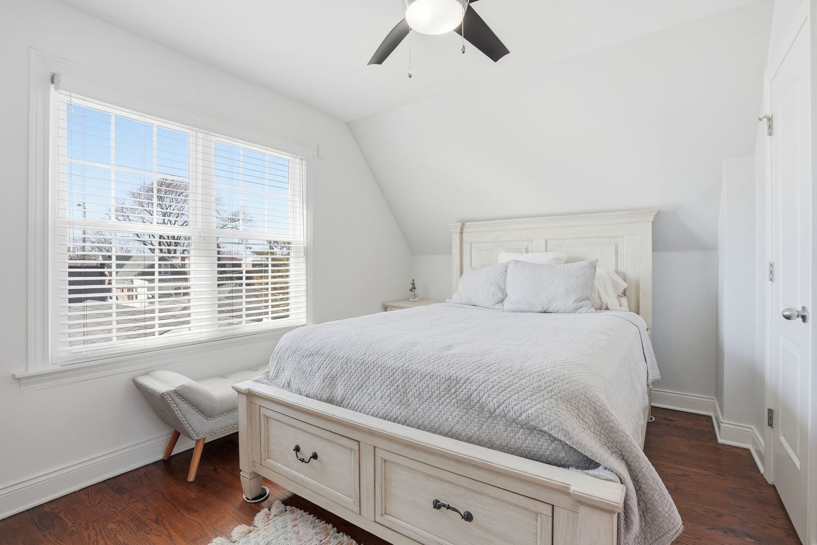 6640 S Kedvale Avenue, Chicago, IL 60629