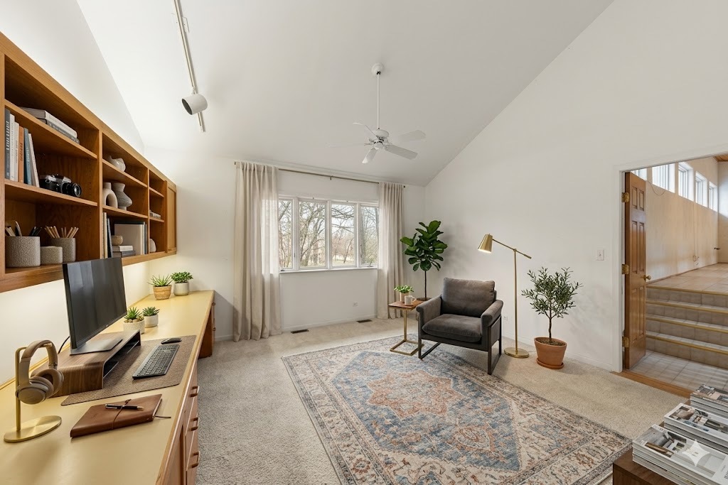 371 W Arboretum Circle, Wheaton, IL 60189