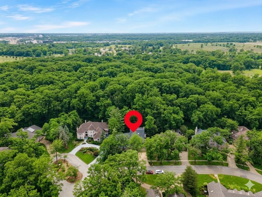 371 W Arboretum Circle, Wheaton, IL 60189