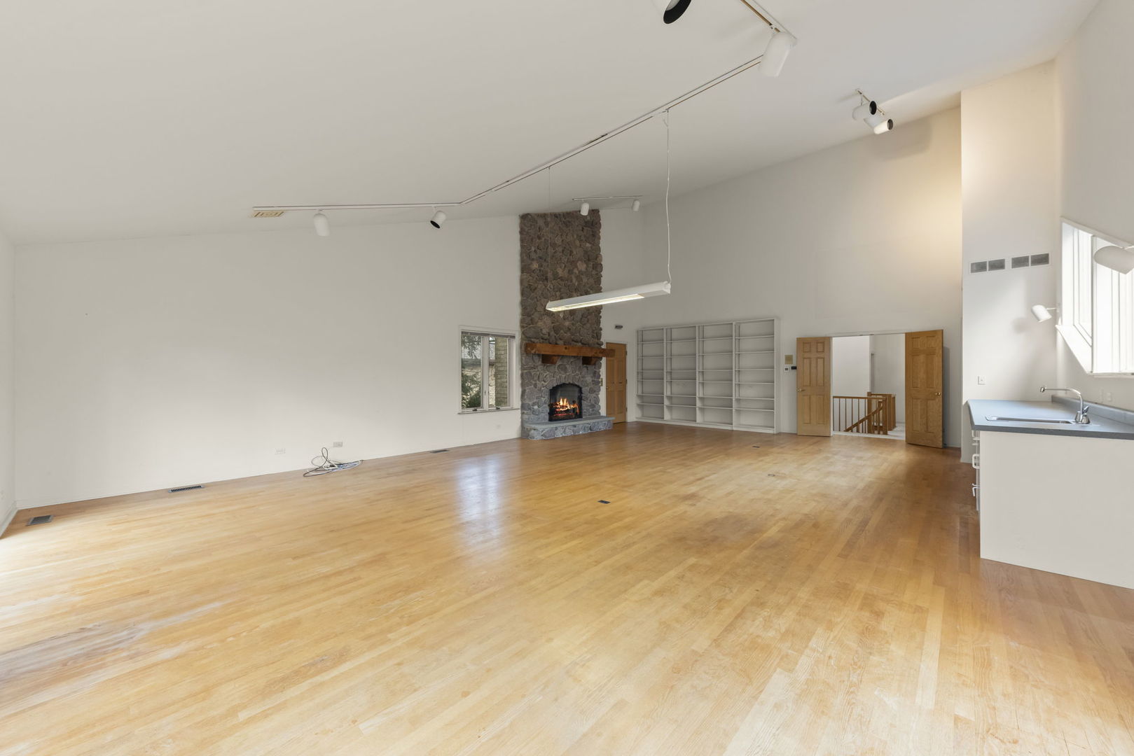 371 W Arboretum Circle, Wheaton, IL 60189