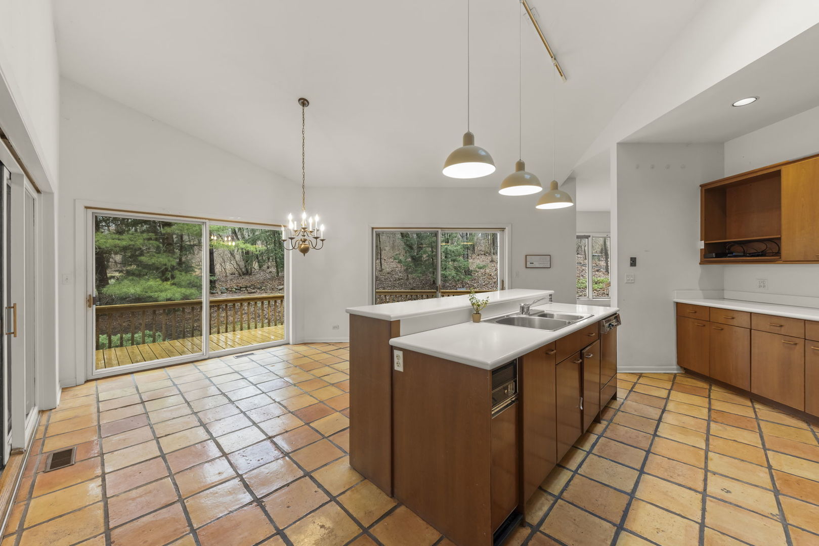 371 W Arboretum Circle, Wheaton, IL 60189