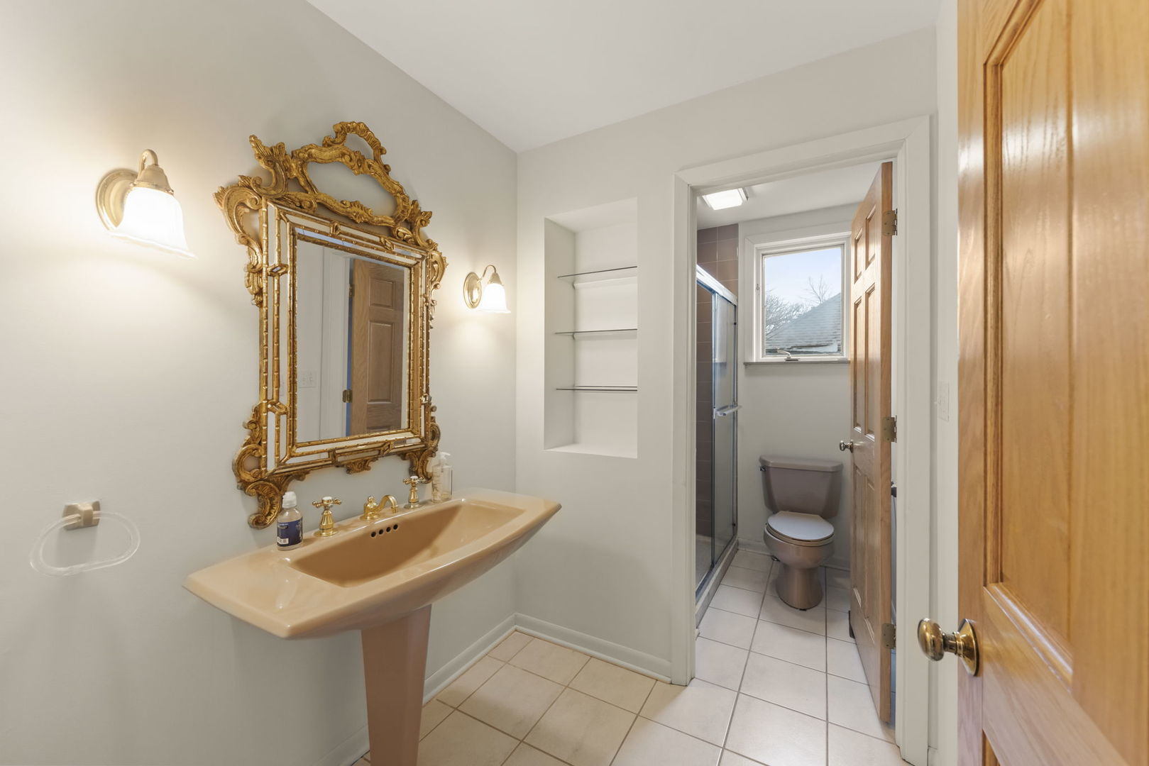 371 W Arboretum Circle, Wheaton, IL 60189