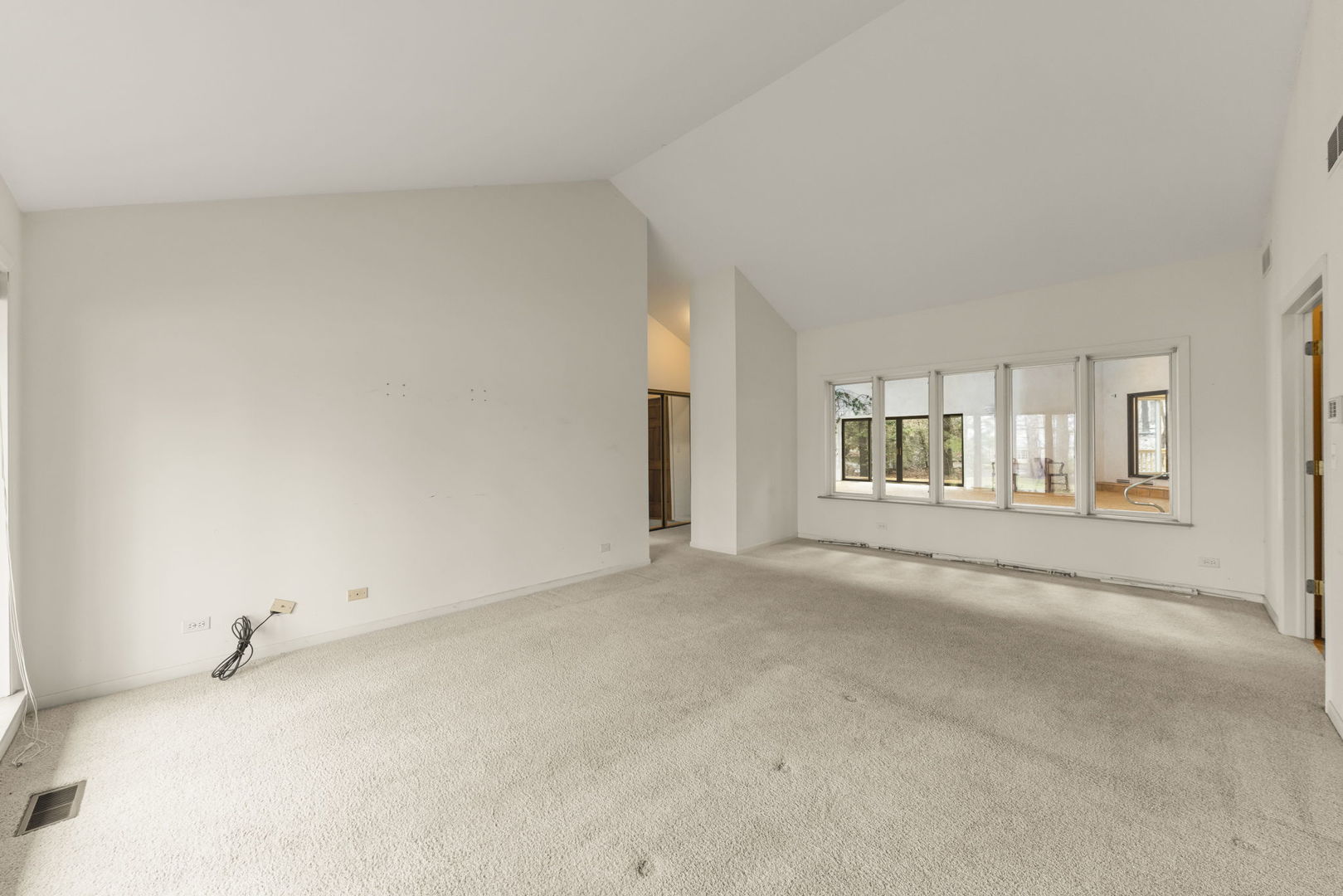 371 W Arboretum Circle, Wheaton, IL 60189