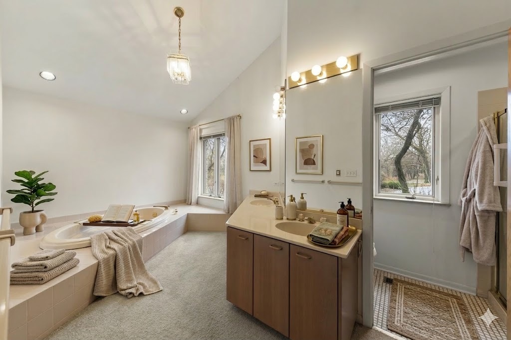 371 W Arboretum Circle, Wheaton, IL 60189