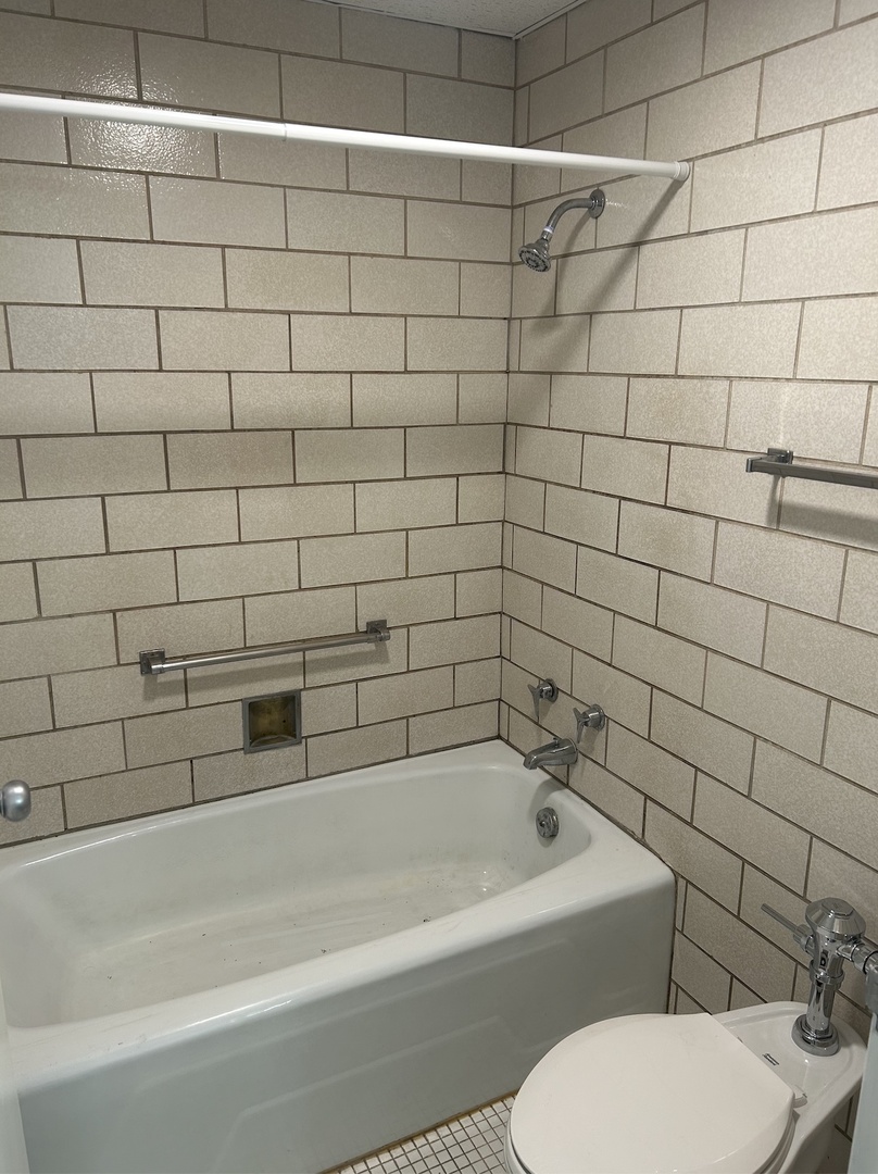 1231 N Galena Avenue #115, Dixon, IL 61021