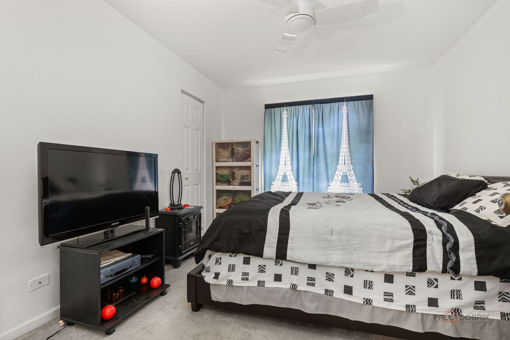 422 Sandhurst Lane, South Elgin, IL 60177