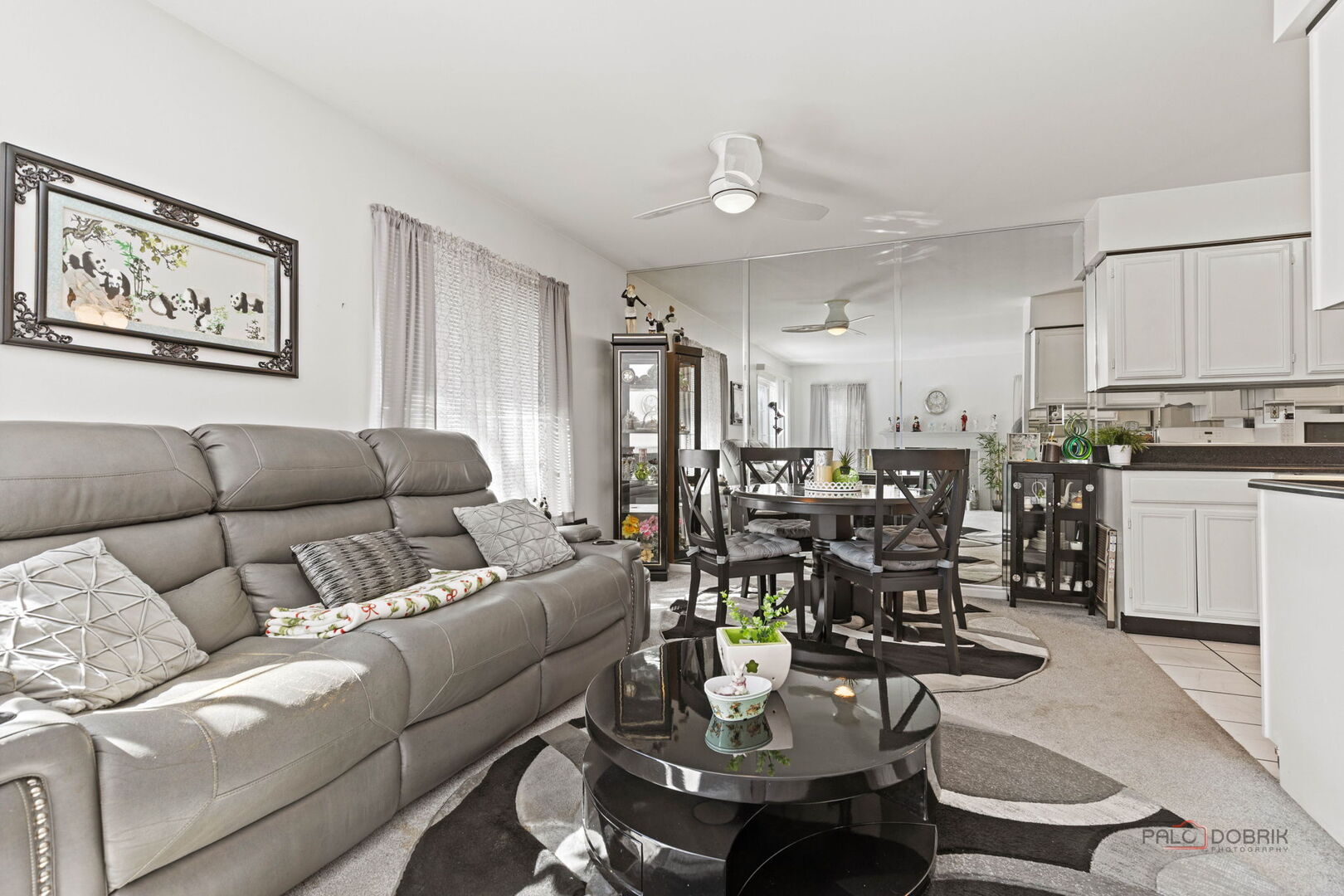 422 Sandhurst Lane, South Elgin, IL 60177