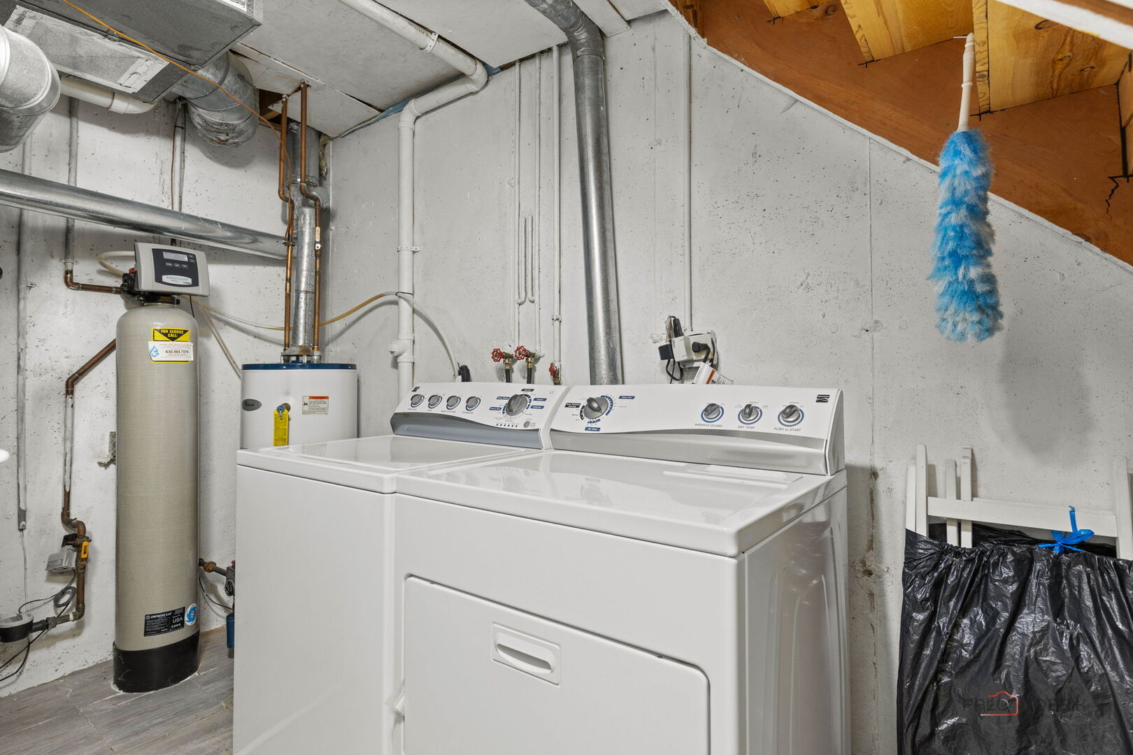 422 Sandhurst Lane, South Elgin, IL 60177