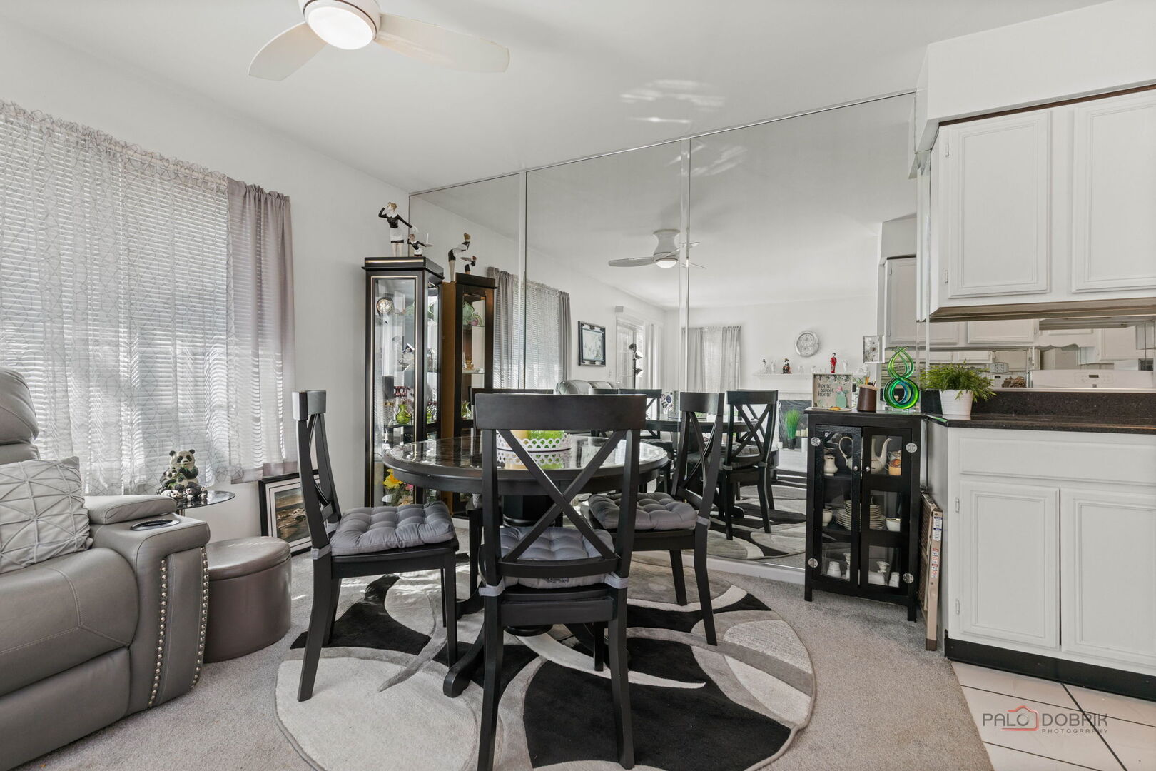 422 Sandhurst Lane, South Elgin, IL 60177