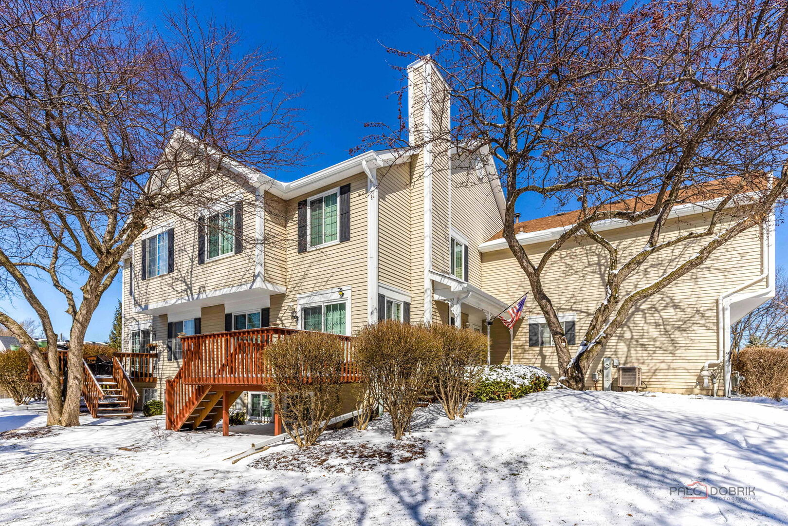 422 Sandhurst Lane, South Elgin, IL 60177