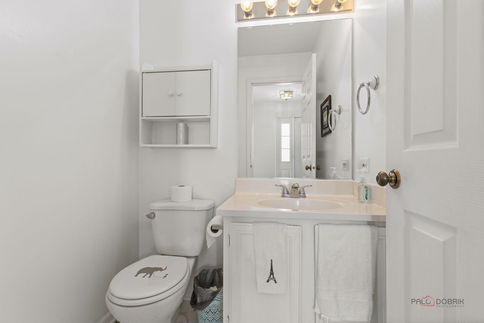 422 Sandhurst Lane, South Elgin, IL 60177