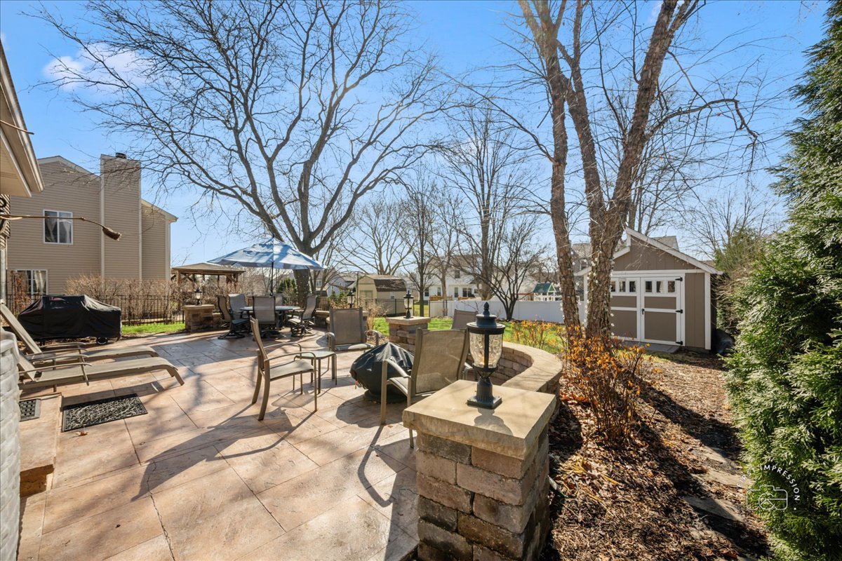 1060 Cliff View Lane, Carol Stream, IL 60188