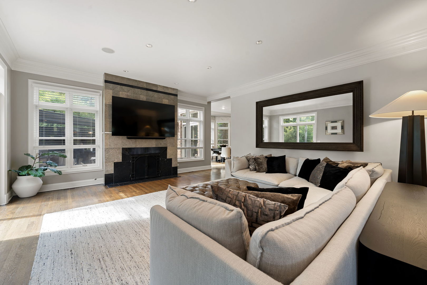 950 Gage Lane, Lake Forest, IL 60045