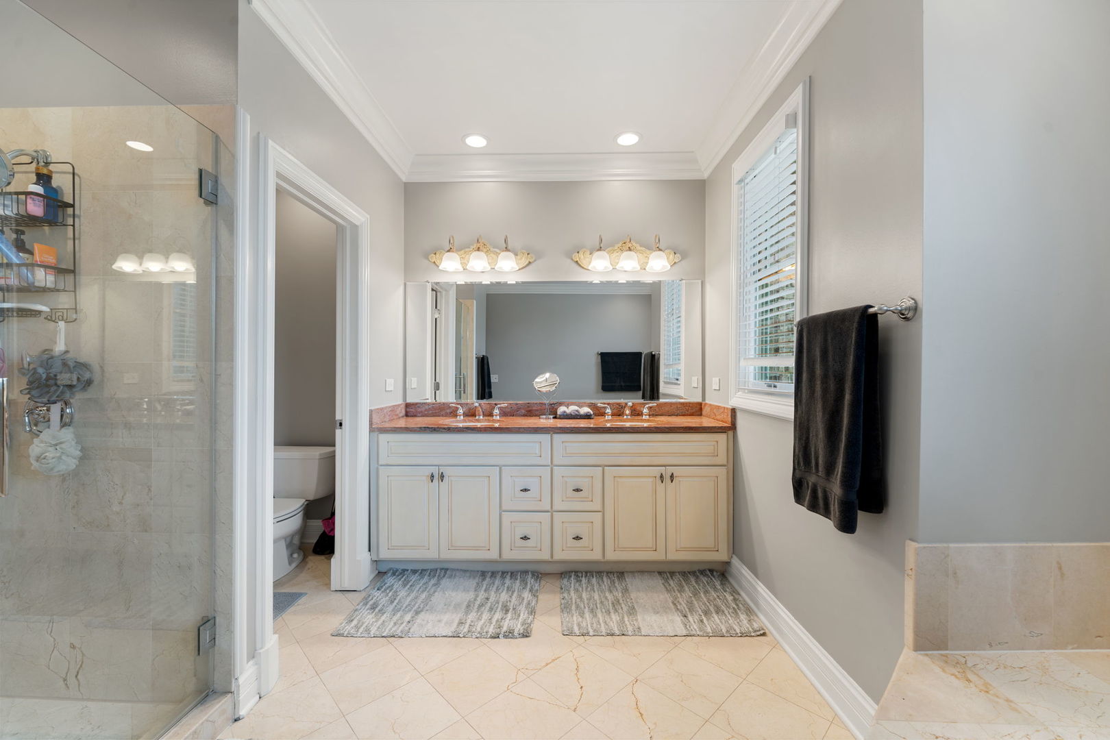 950 Gage Lane, Lake Forest, IL 60045