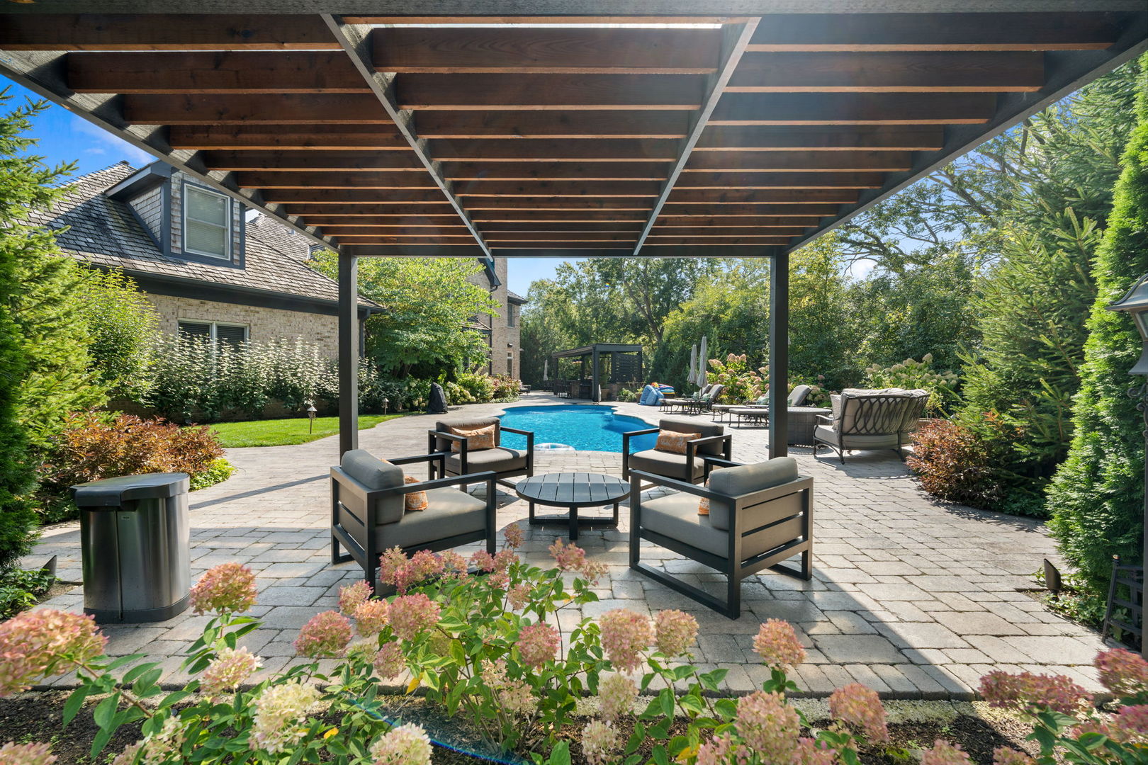 950 Gage Lane, Lake Forest, IL 60045