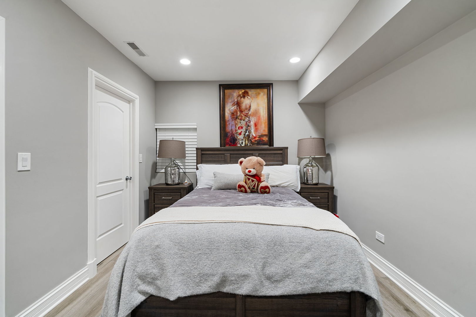 950 Gage Lane, Lake Forest, IL 60045