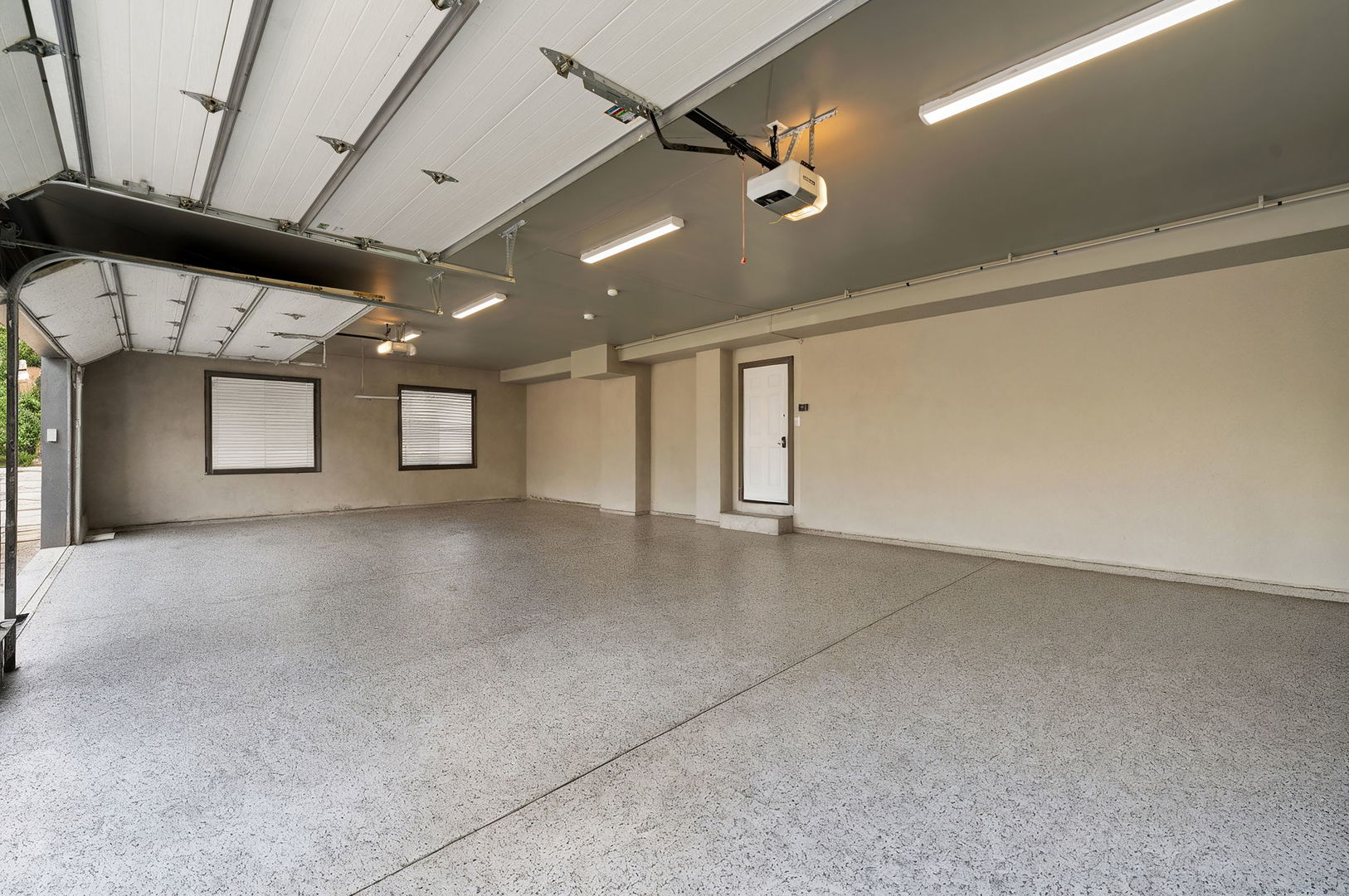 950 Gage Lane, Lake Forest, IL 60045