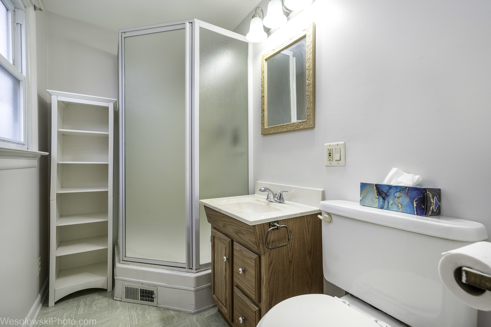 5944 W Foster Avenue, Chicago, IL 60630