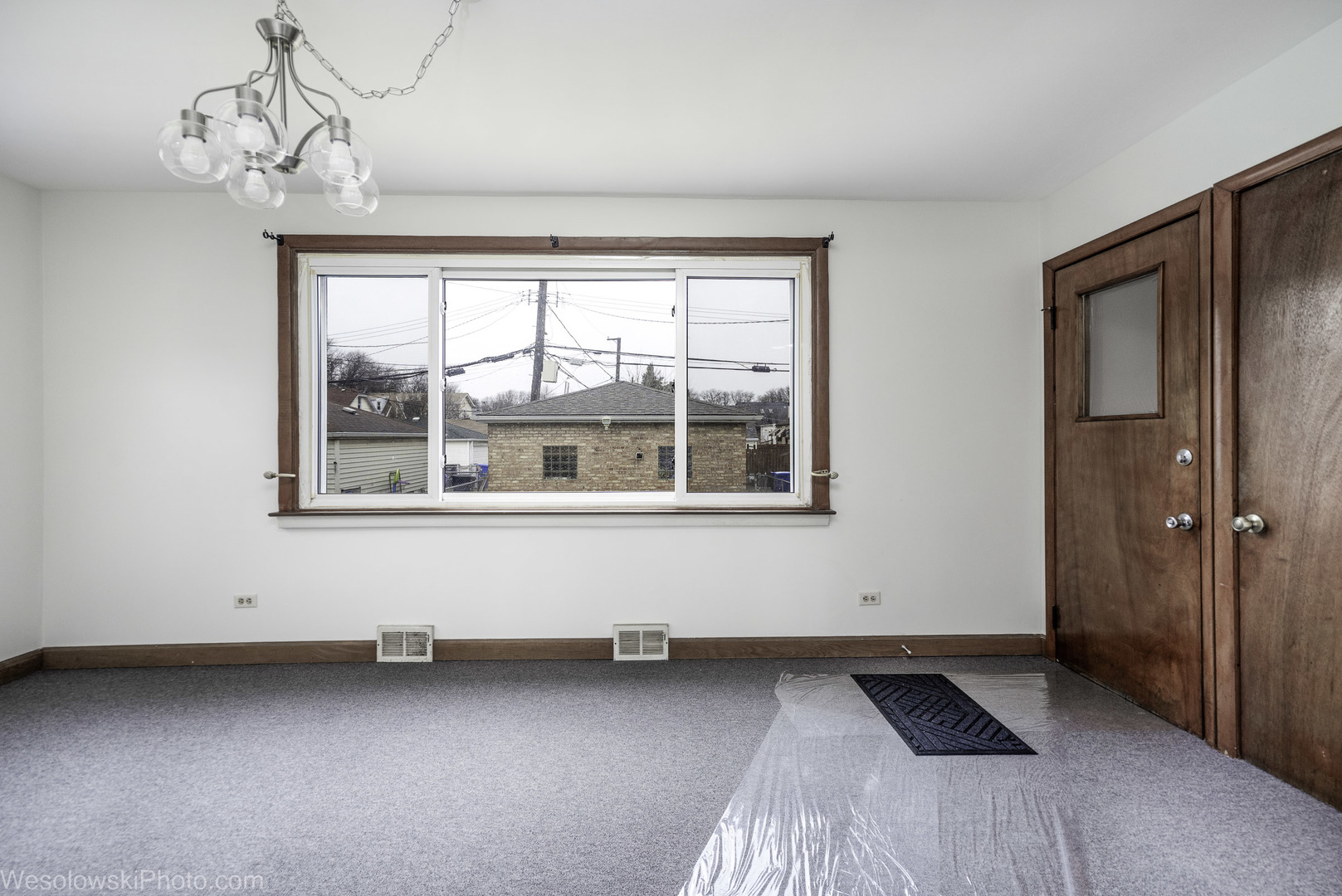 5944 W Foster Avenue, Chicago, IL 60630